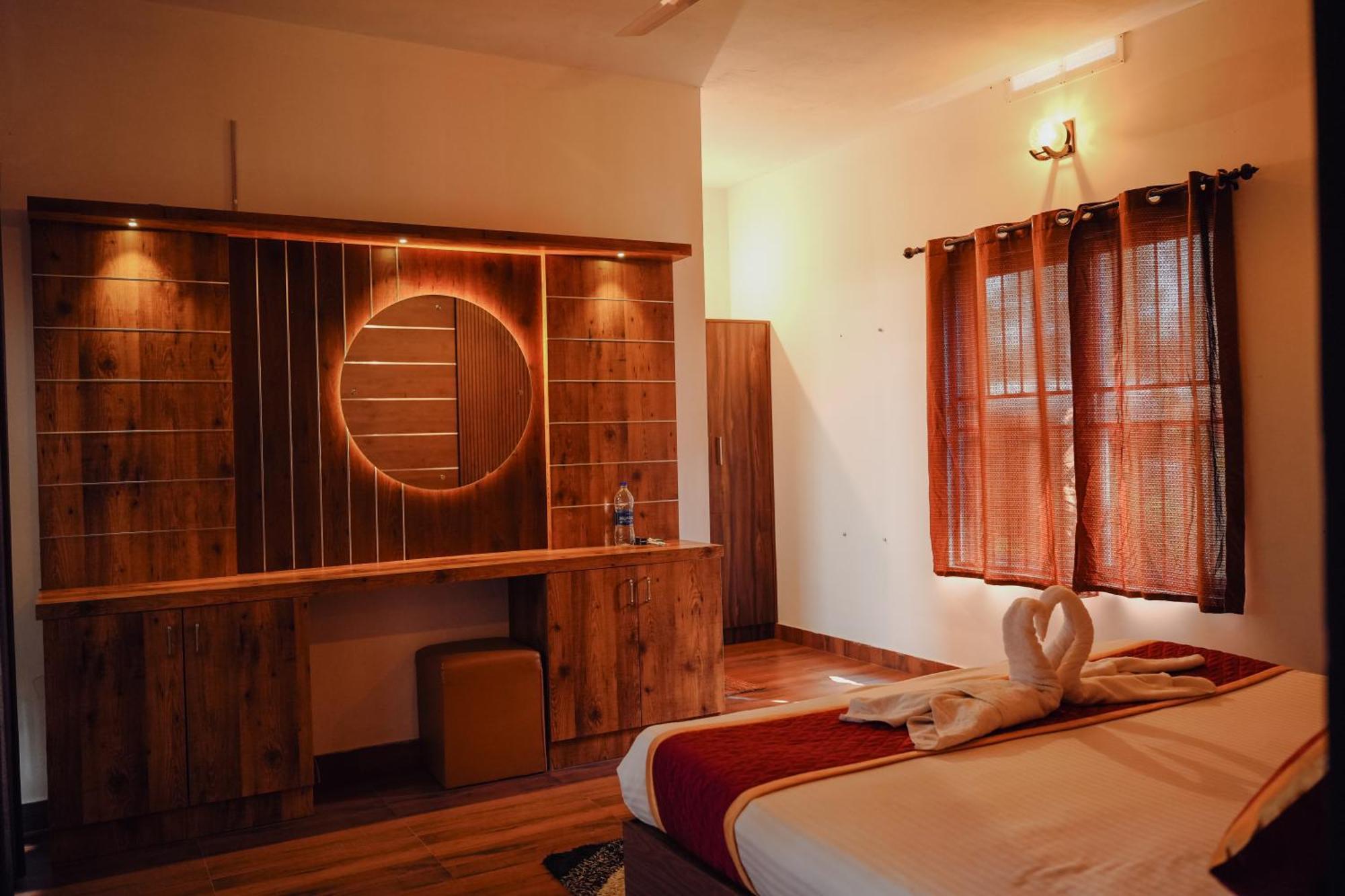 Haze Woods Resort Vaduvanchal Exterior photo