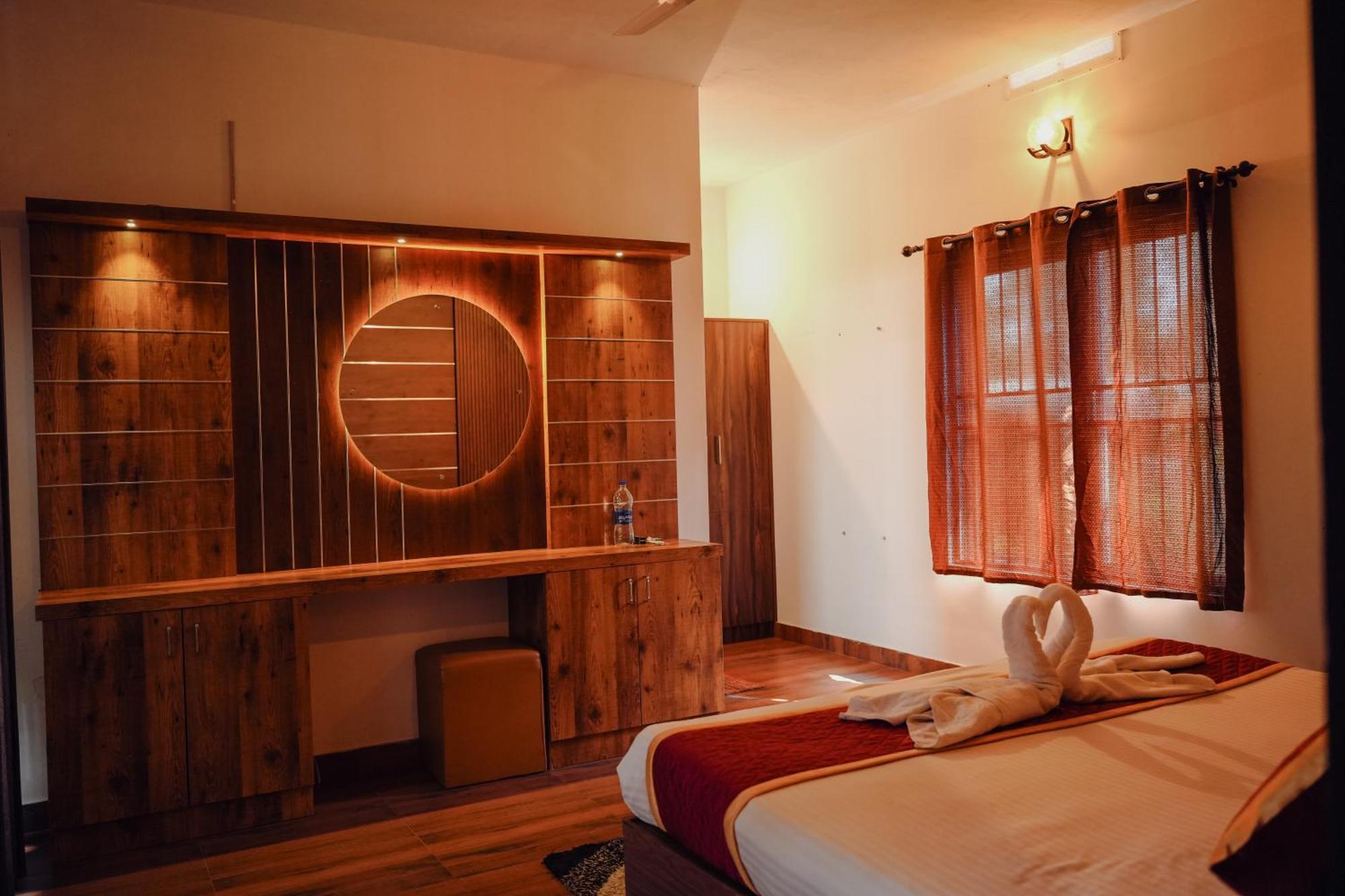 Haze Woods Resort Vaduvanchal Exterior photo