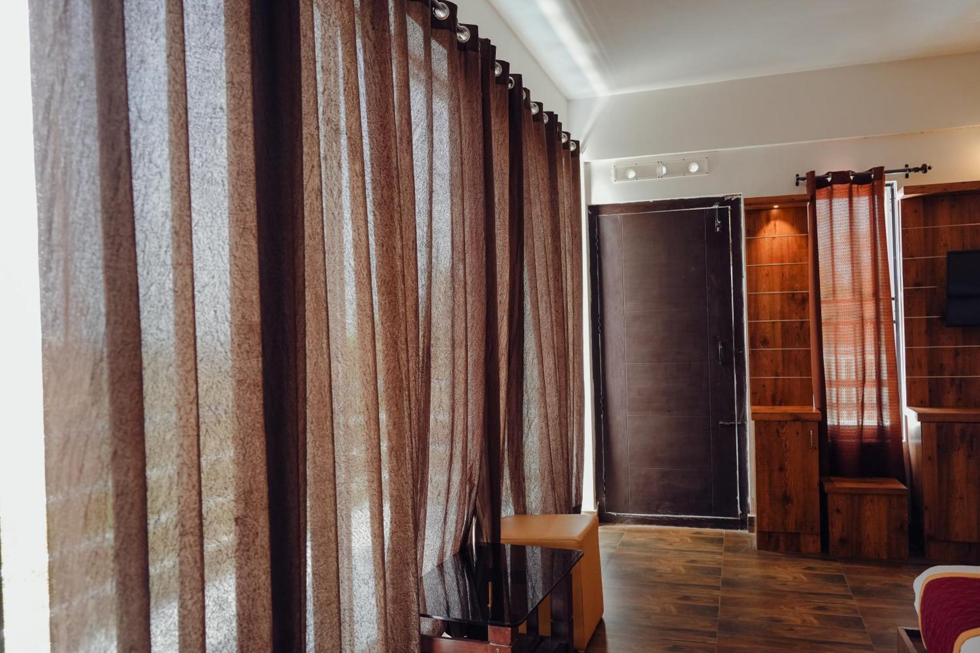 Haze Woods Resort Vaduvanchal Exterior photo